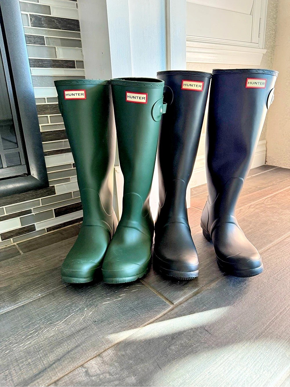 Hunter Original Tall Wellington Boots in Green & Black